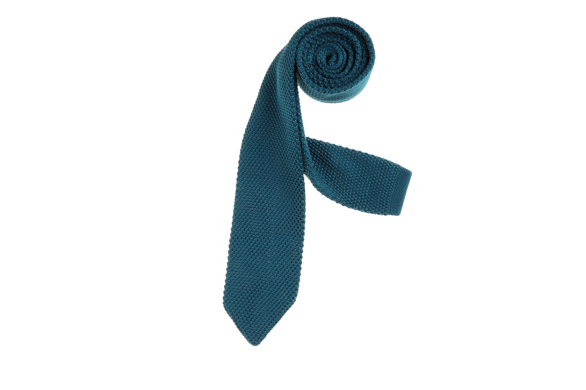 knitted tie pointed end